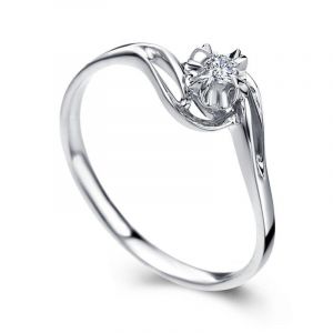 Кольцо-обещание с бриллиантом