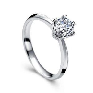 Женское помолвочное кольцо из золота с бриллиантом
