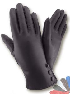 Черные кожаные перчатки