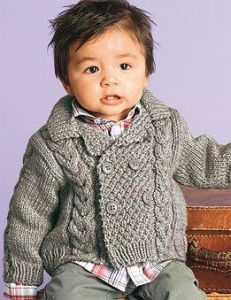 Серый вязанный свитер для маленького мальчика