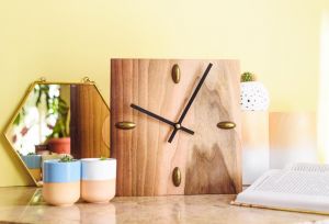 Декоративные деревянные настенные часы