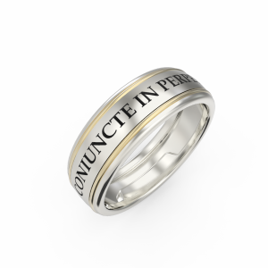 Женское золотое кольцо с гравировкой