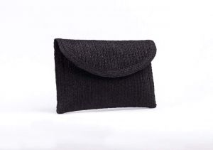 Черная плетеная сумка-клатч