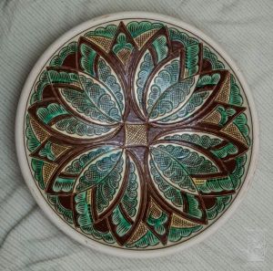 Керамическая декоративная тарелка "Дикий цветок"