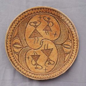 Керамическая тарелка «Танец богинь»