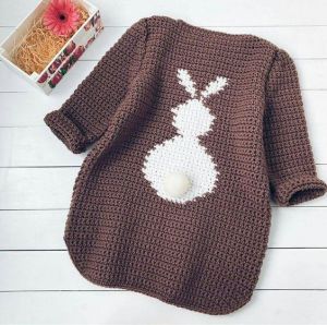 Вязанный свитер для девочки "Милый зайчик"