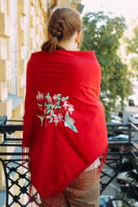 Шарф платок с украинской вышивкой "Сердцебиение колибри"