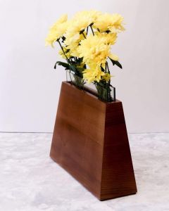 Цветочная коричневая ваза