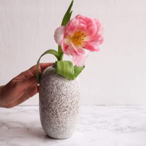 Серая декоративная ваза