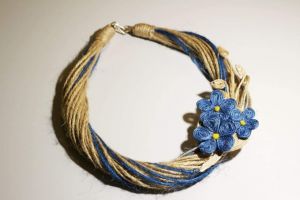 Эко-украшение на шею + брошь с джутовой нити "Голубые цветы"