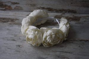 Ободок для волос "Белые розы"