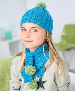 Детский вязаный комплект: шапка, шарф, рукавицы