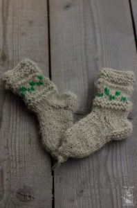 Вязаные детские носки "Рождество"