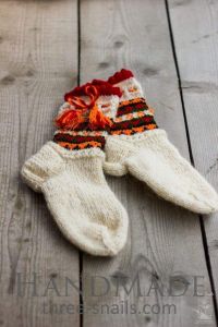 Вязаные носки из шерсти "Веселый отдых"