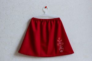 Красная юбка с вышивкой "Цветочек"