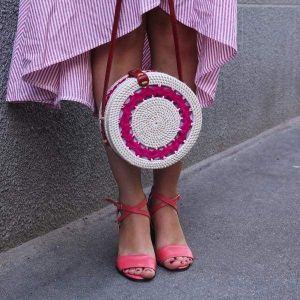 Круглая плетеная сумка