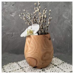 Круглая  деревянная  ваза