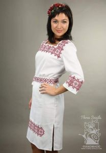 Белое платье с вышивкой "Идеальный наряд"
