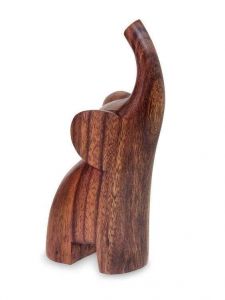 Деревянная фигура в форме слона